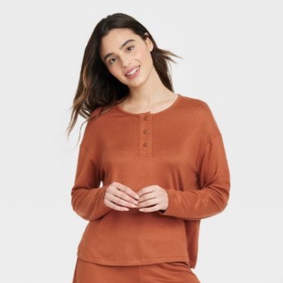 NWT Woman’s Cozy Valve Pajama Top by Stars Above - Picture 3 of 7